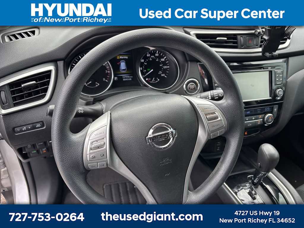 Used 2015 Nissan Rogue SV w/ SV Premium Package image 11