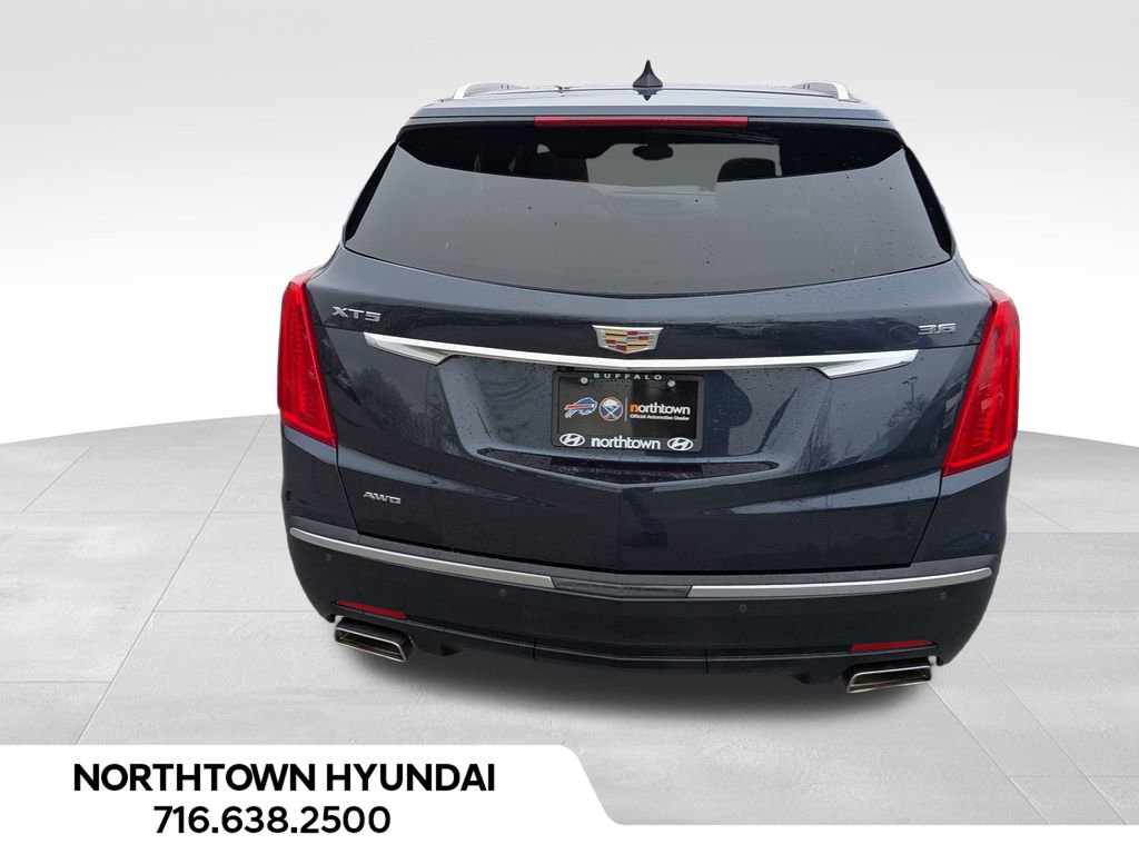 Used 2018 Cadillac XT5 Luxury w/ Driver Awareness Package AWD/4WD image 15