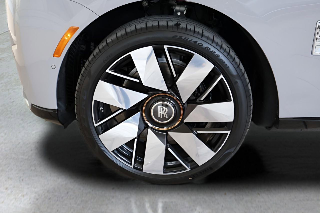 New 2026 Rolls-Royce Cullinan image 11