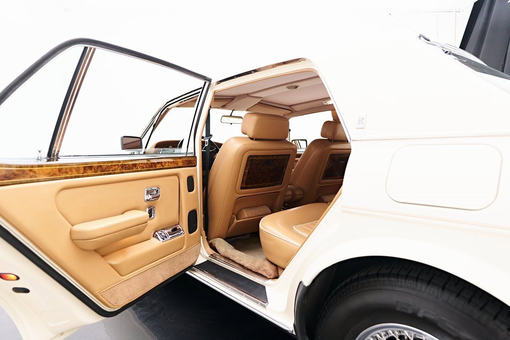 Used 1990 Rolls-Royce Silver Spur II image 44