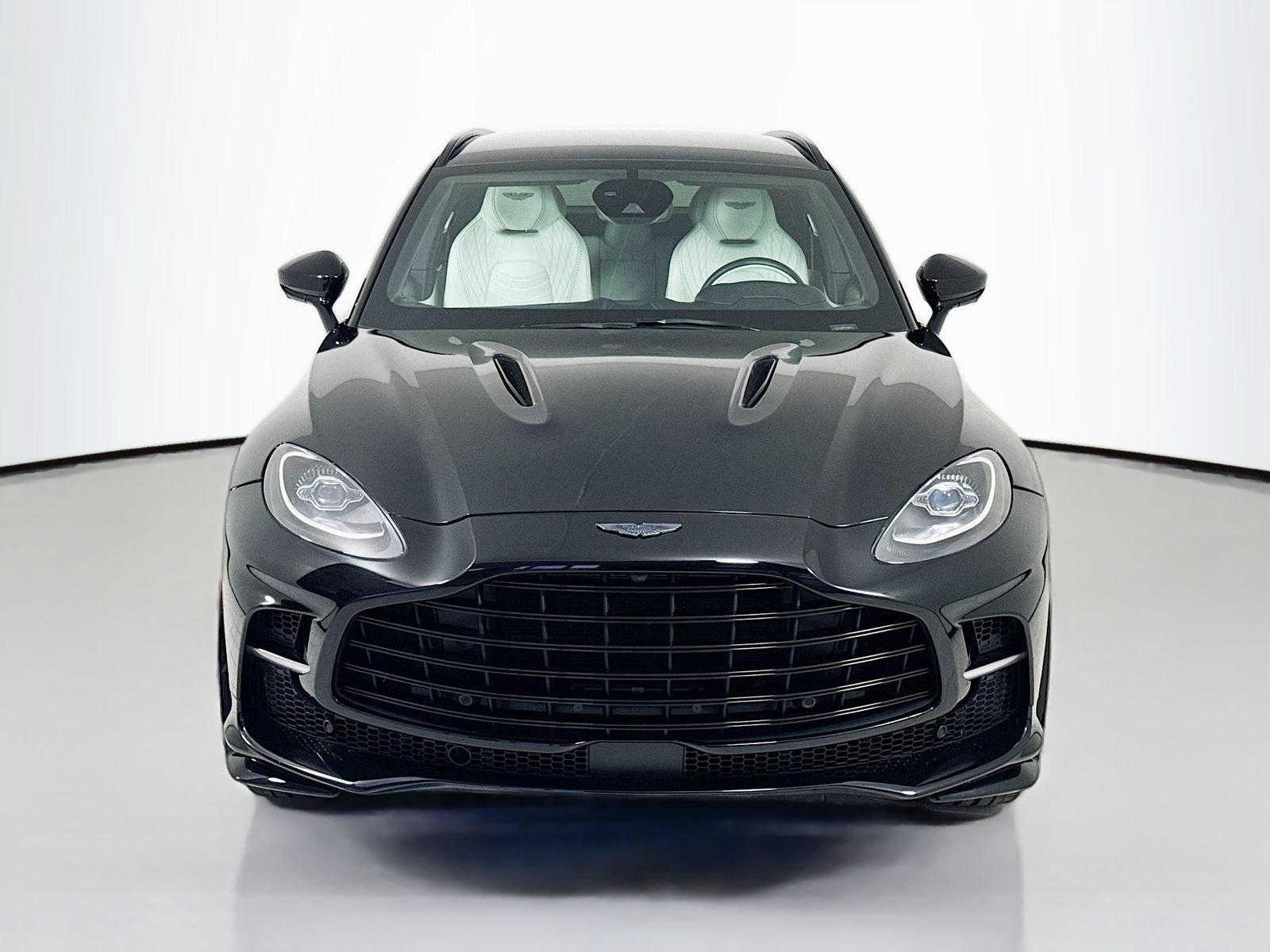 Used 2023 Aston Martin DBX 707 AWD/4WD image 2