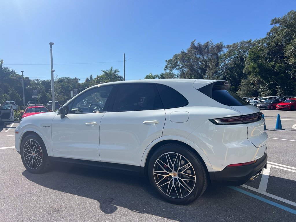 Used 2024 Porsche Cayenne S image 17
