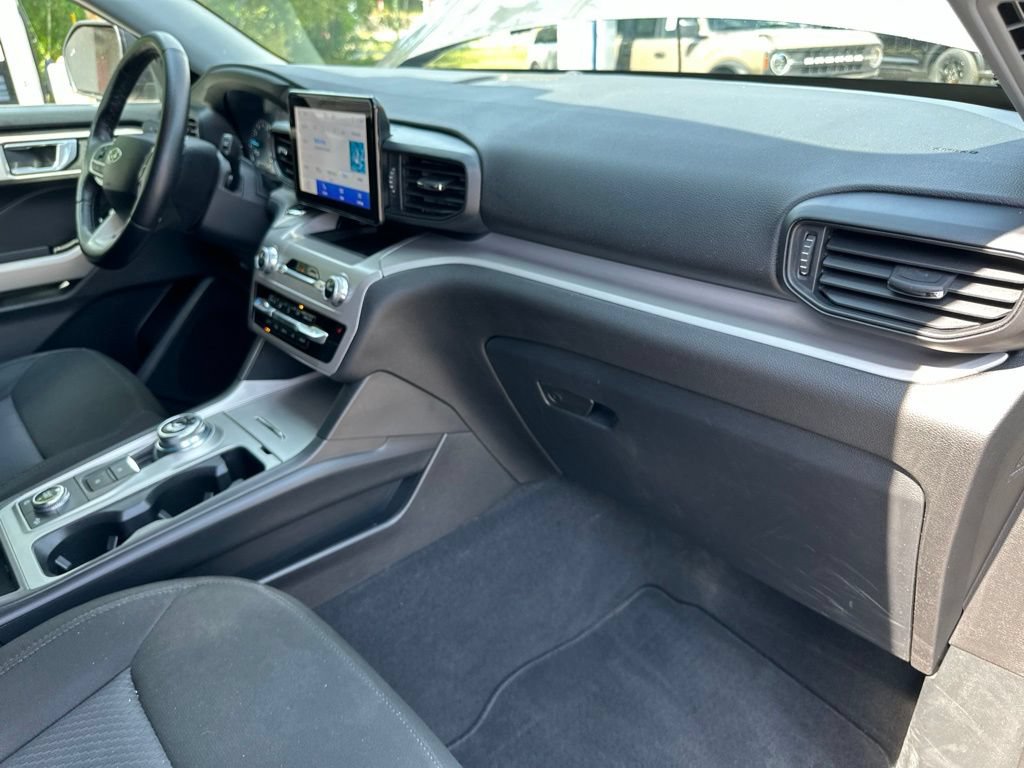 Used 2023 Ford Explorer XLT AWD/4WD image 22