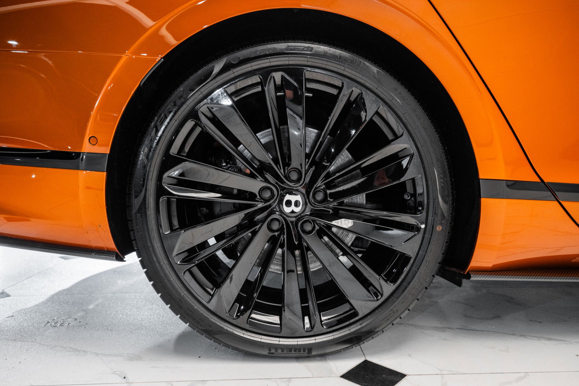 New 2025 Bentley Flying Spur Plug-In Hybrid image 14