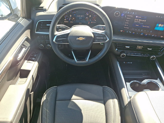 Used 2026 Chevrolet Tahoe Premier AWD/4WD image 3