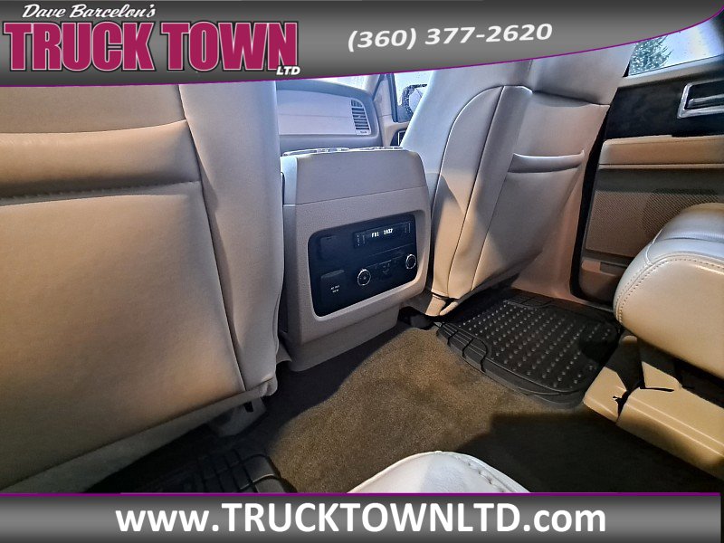 Used 2015 Lincoln Navigator 4WD image 12