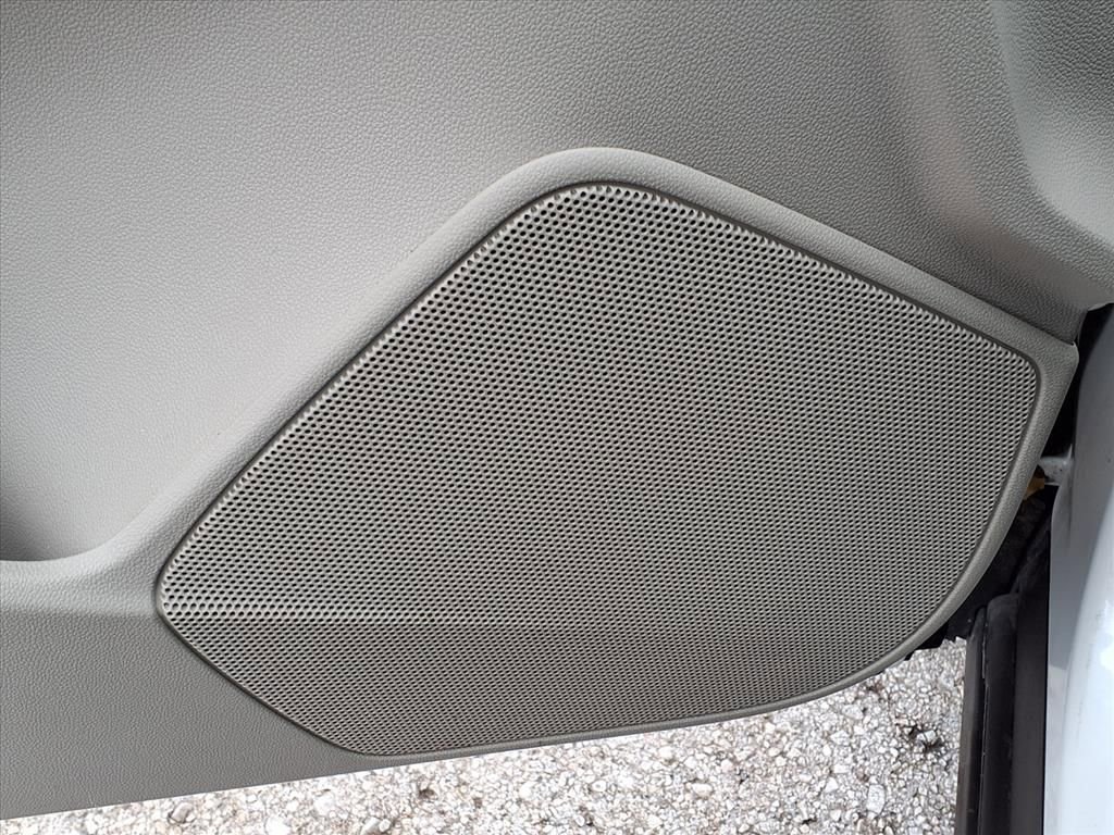 Used 2023 Cadillac XT4 Luxury w/ Cold Weather Package image 16