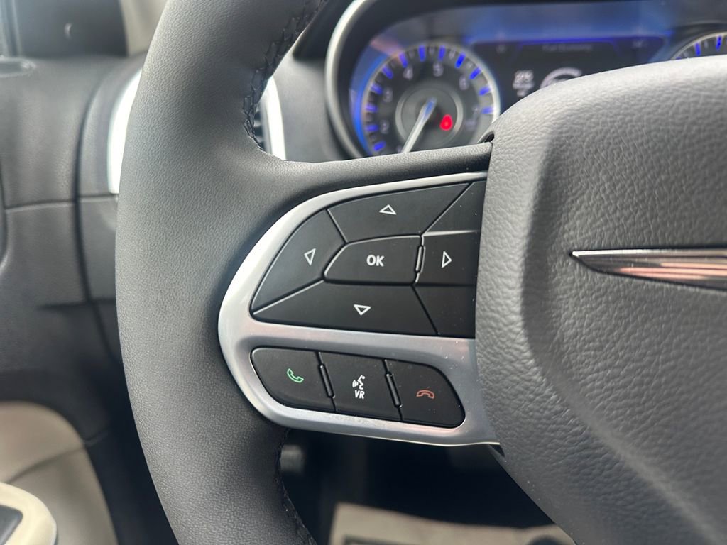 Certified 2023 Chrysler 300 Touring L w/ Popular Equipment Group image 30