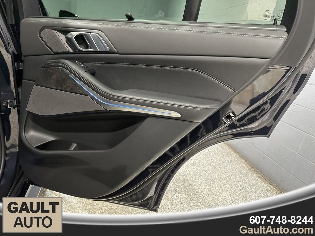 New 2026 BMW X5 xDrive50e w/ Executive Package image 19