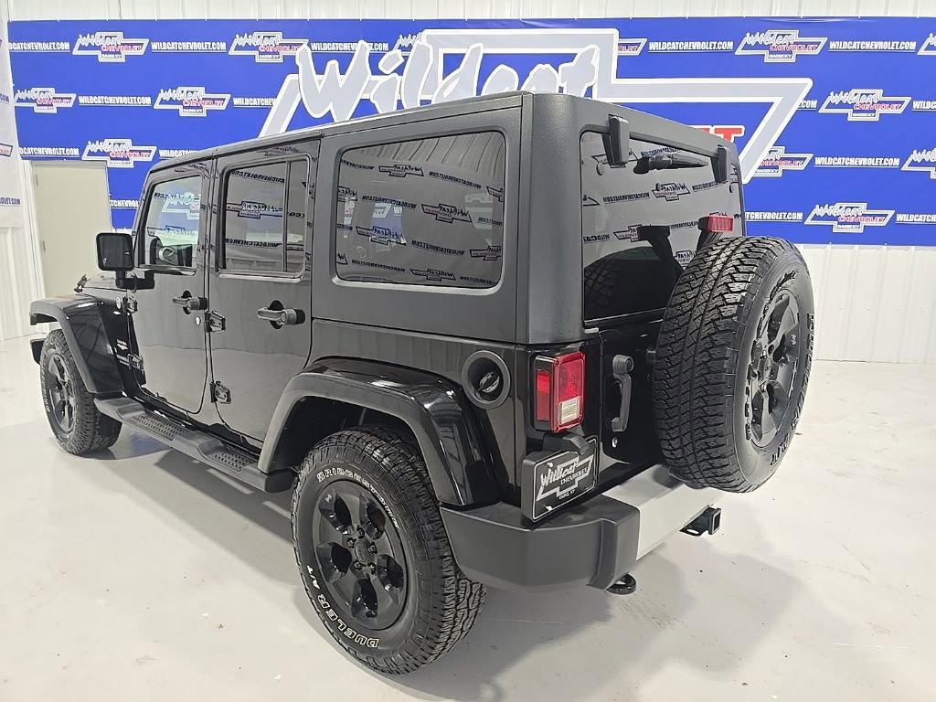 Used 2012 Jeep Wrangler Unlimited Sahara w/ Dual Top Group image 6