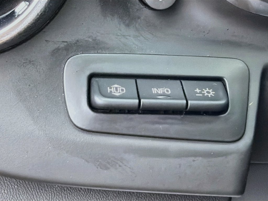 Used 2020 Chevrolet Camaro SS RWD image 30