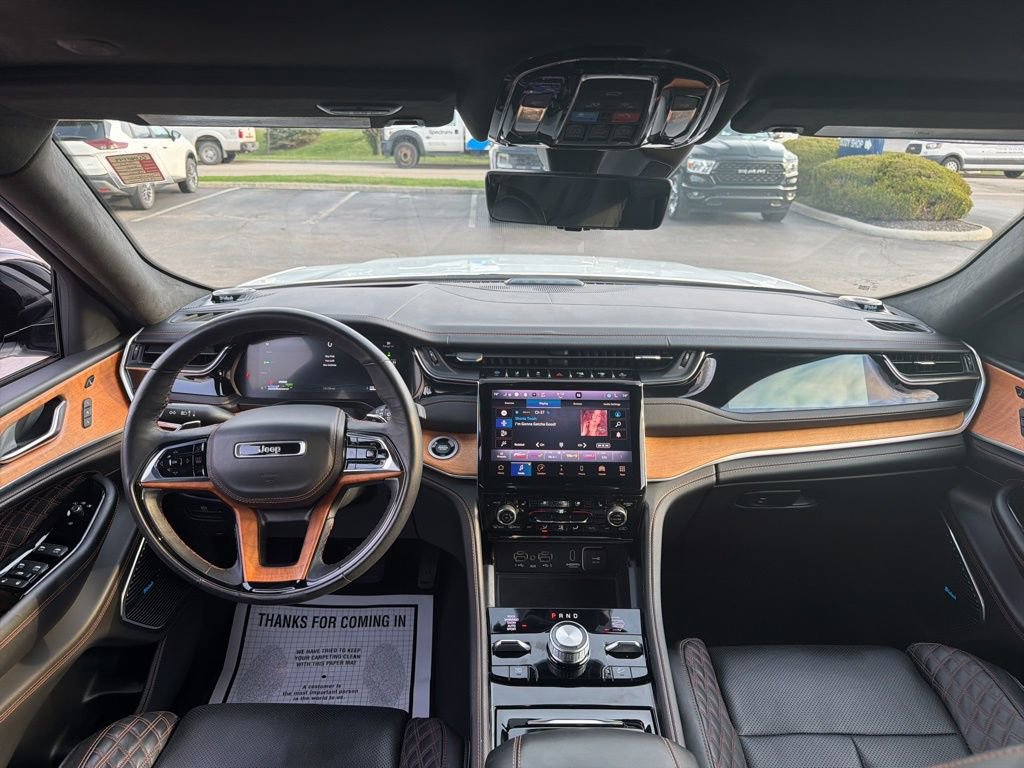 Used 2022 Jeep Grand Cherokee Summit image 2