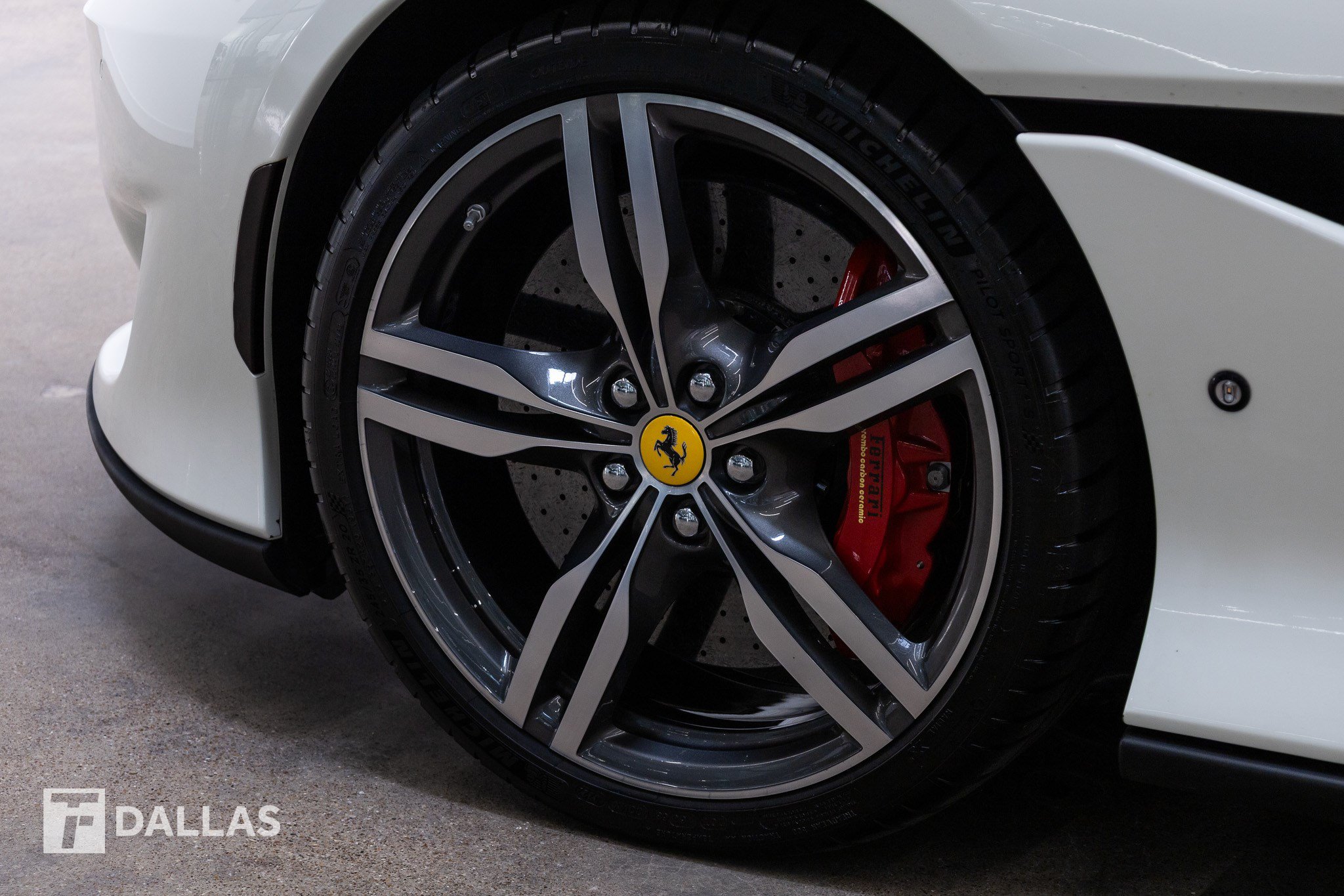 Used 2020 Ferrari Portofino RWD image 3