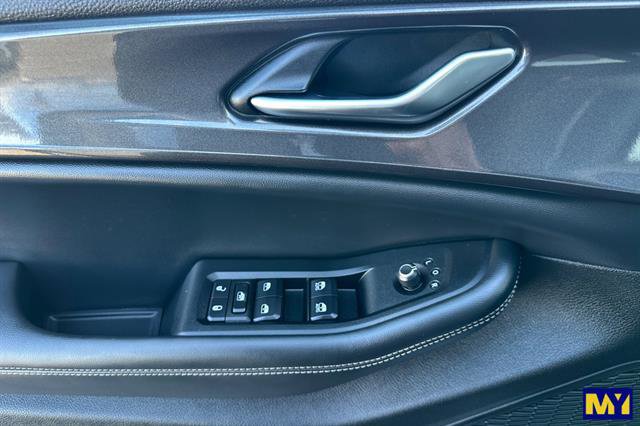 Used 2023 Jeep Grand Cherokee L Laredo w/ Trailer Tow Group (B) image 11