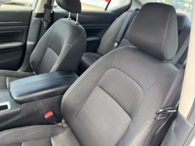 Certified 2025 Nissan Altima 2.5 SV FWD image 12