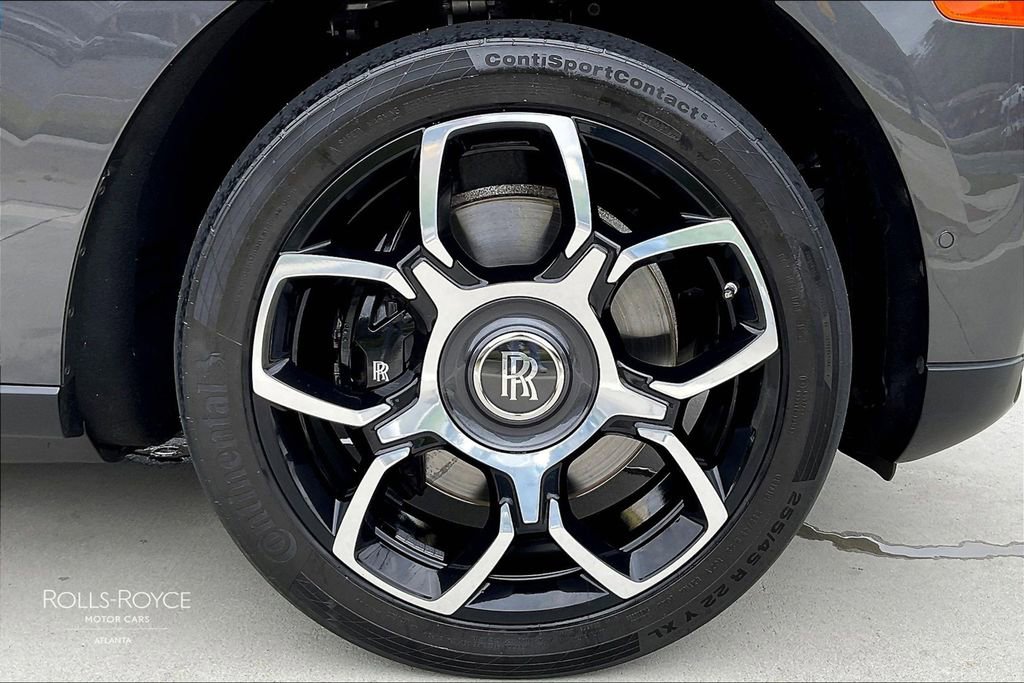 Certified 2022 Rolls-Royce Cullinan Black Badge w/ Dark Exterior Package image 31