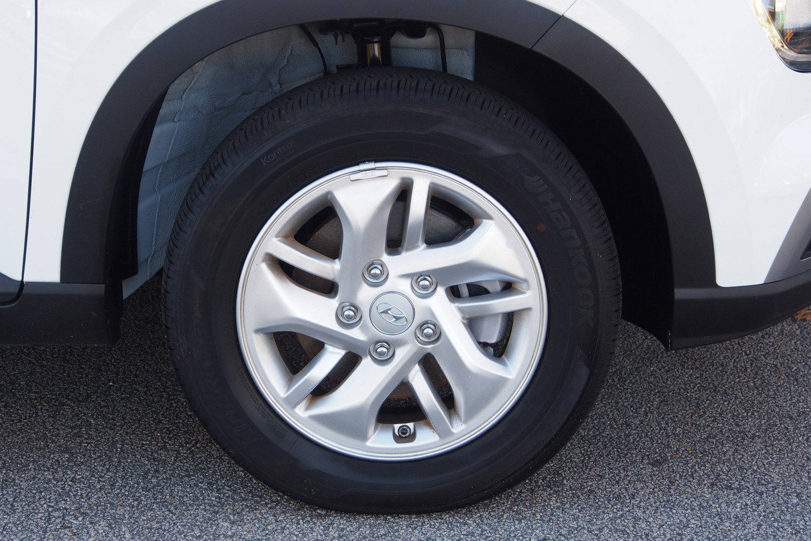 Used 2025 Hyundai Venue SE image 9