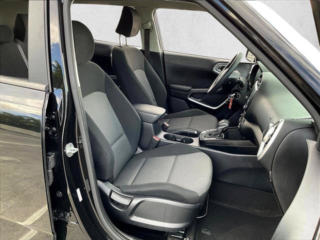 Used 2020 Kia Soul LX FWD image 6