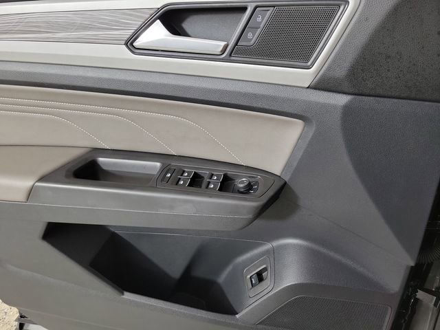 Used 2022 Volkswagen Atlas Cross Sport SE AWD/4WD image 16