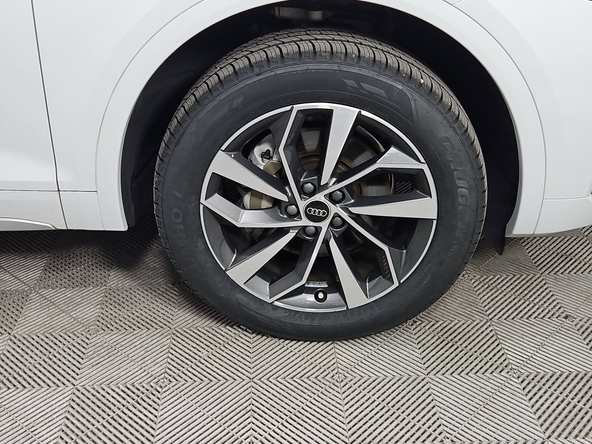 Certified 2023 Audi Q5 2.0T Premium Plus w/ Premium Plus Package image 10