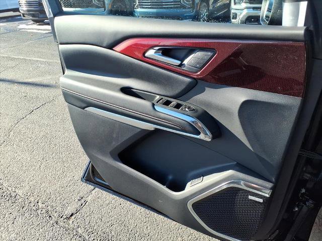 New 2026 Chevrolet Traverse RS w/ LPO, Floor Liner Package FWD image 9