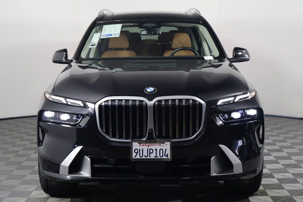 Used 2026 BMW X7 xDrive40i w/ Premium Package image 2