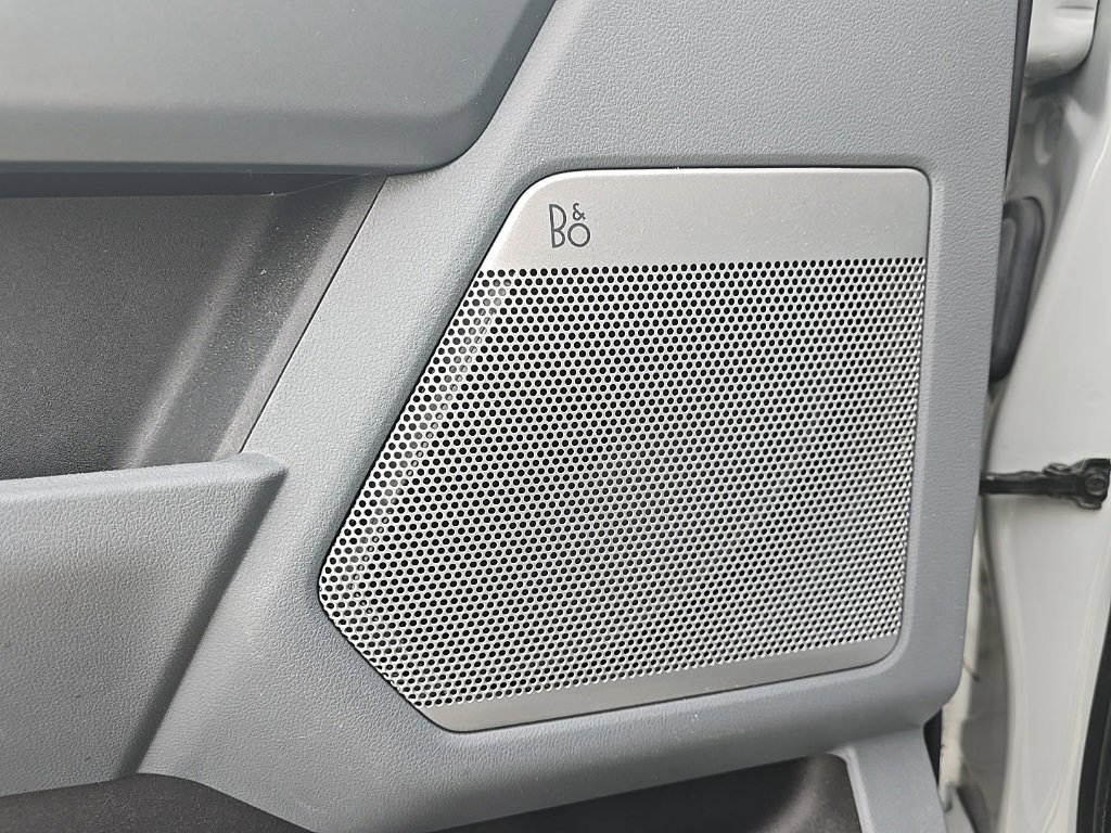 Used 2023 Ford F150 Lariat w/ Max Trailer Tow Package image 17