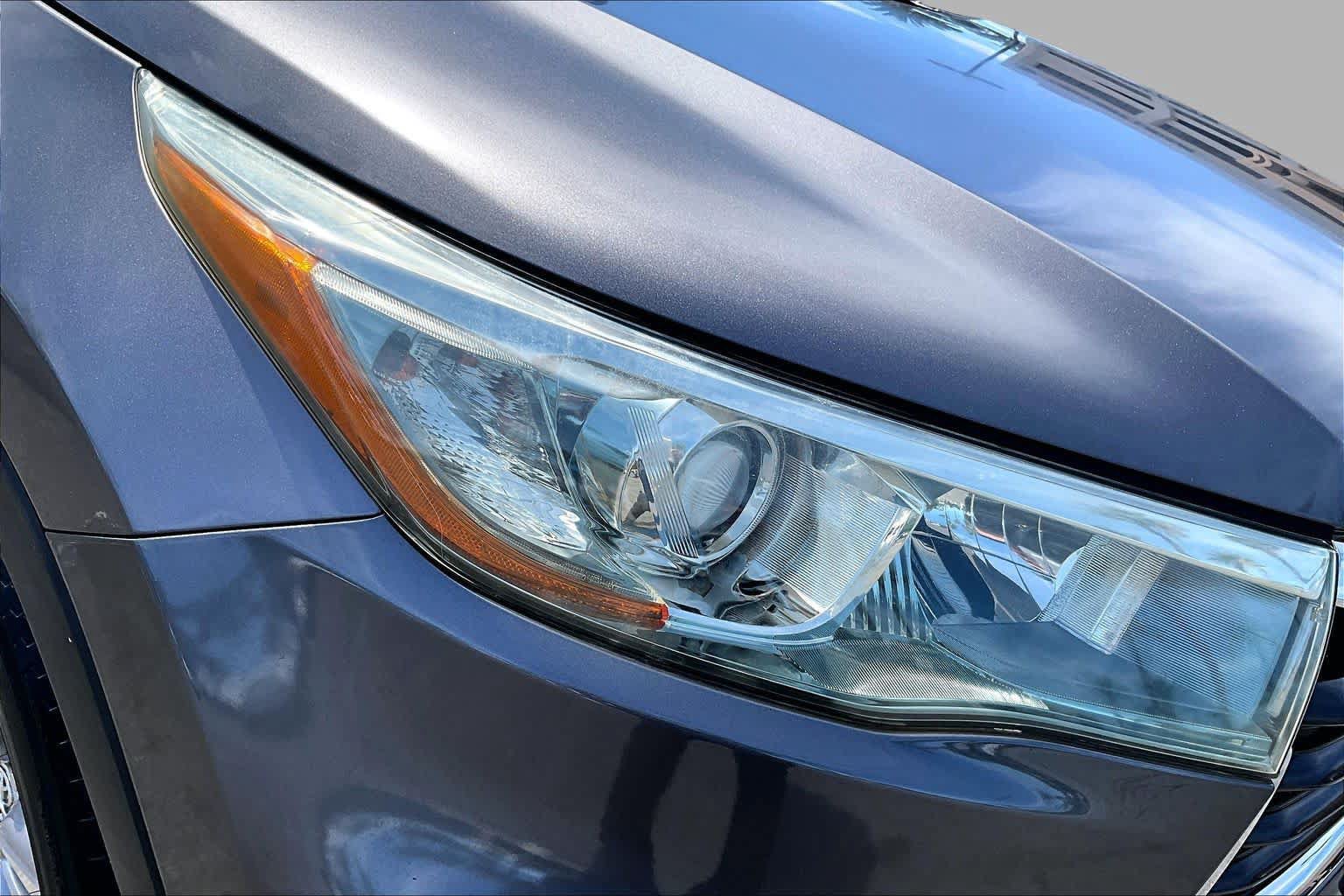 Used 2015 Toyota Highlander Plus FWD image 26