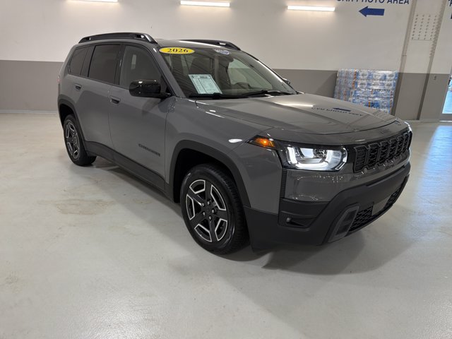 Used 2026 Jeep Cherokee Laredo AWD/4WD image 4