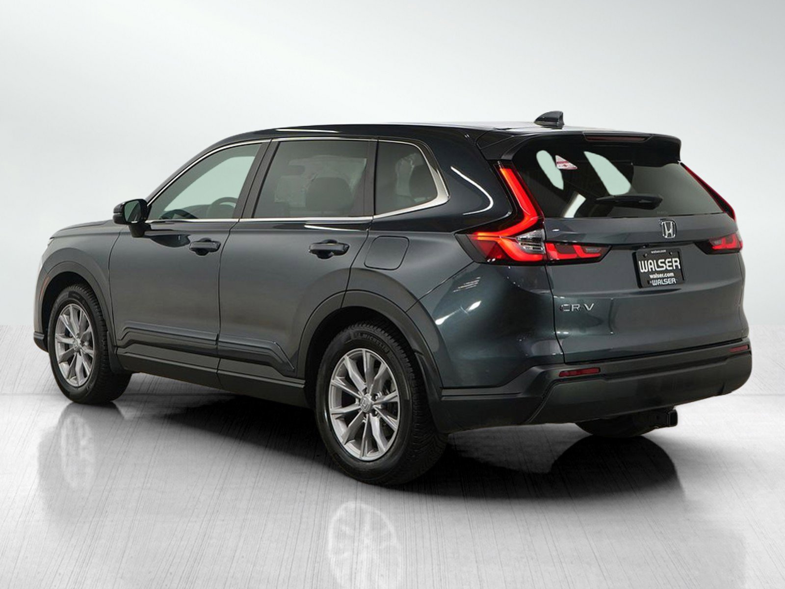 Used 2024 Honda CR-V EX-L image 3