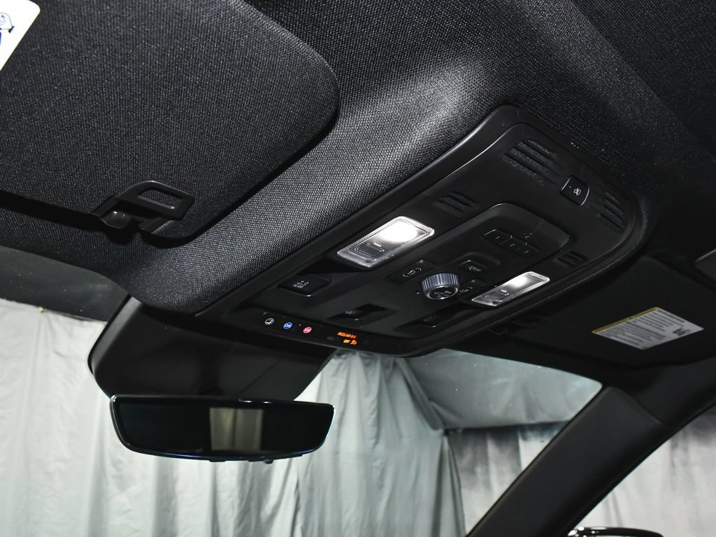 Used 2023 Cadillac Escalade Premium Luxury AWD/4WD image 38