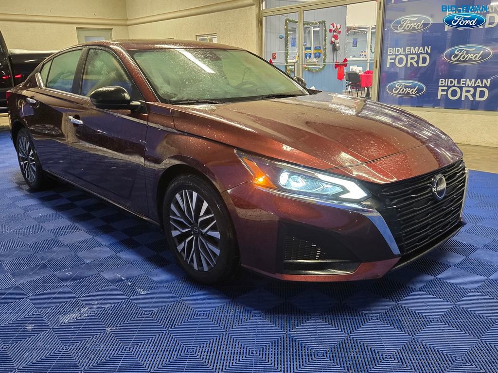 Used 2024 Nissan Altima 2.5 SV image 1