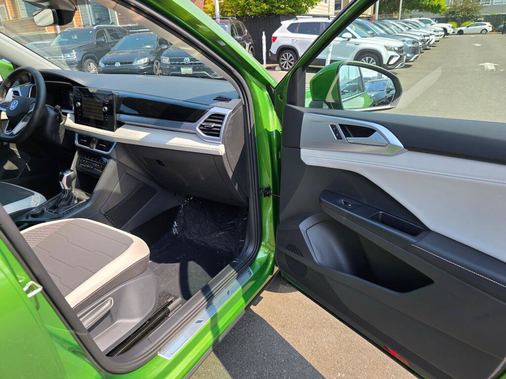 New 2026 Volkswagen Taos SE AWD/4WD image 10