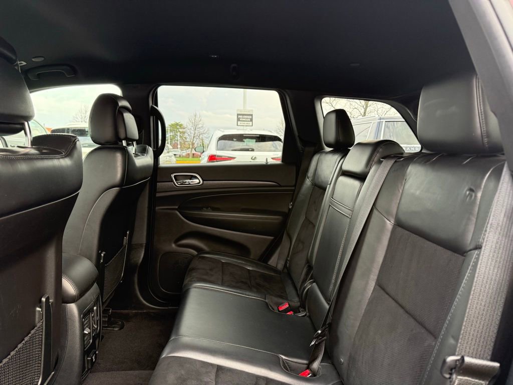 Used 2018 Jeep Grand Cherokee Altitude AWD/4WD image 14