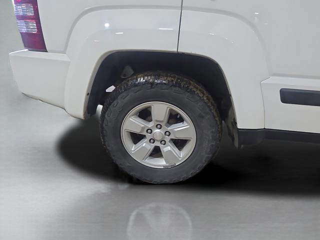 Used 2009 Jeep Liberty Sport image 13