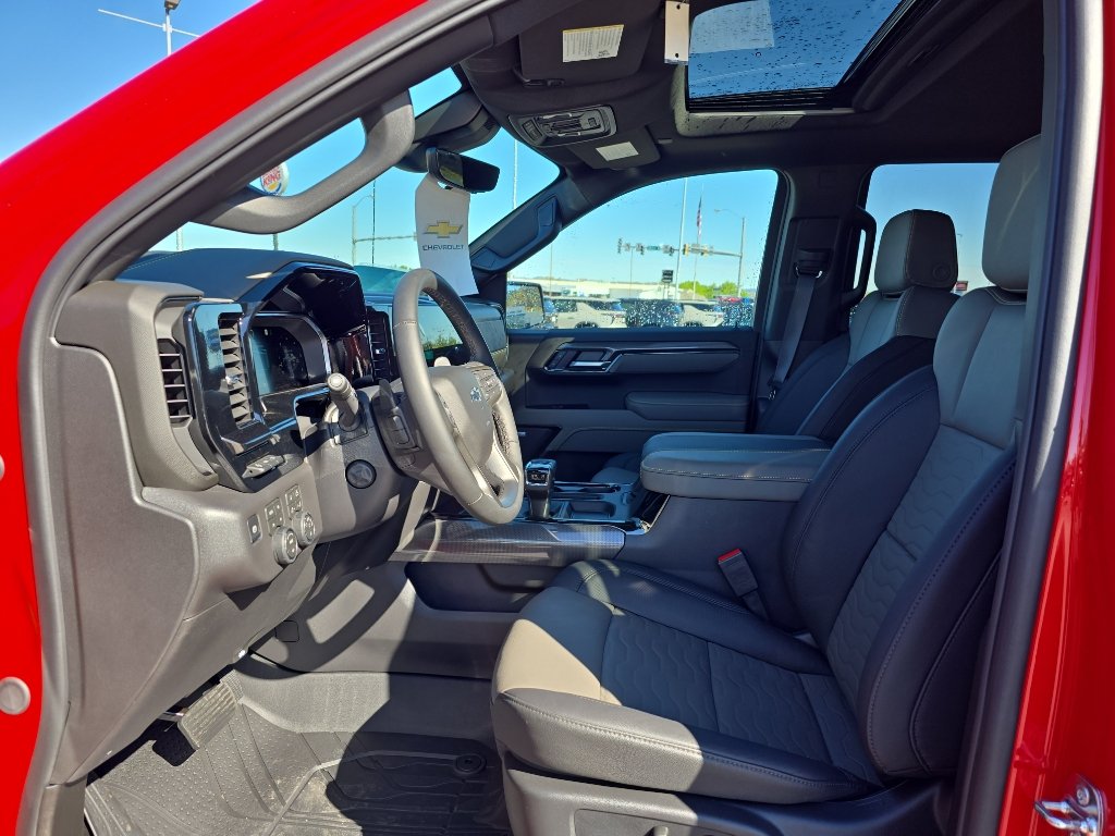 New 2026 Chevrolet Silverado 1500 ZR2 w/ LPO, Dark Essentials Package AWD/4WD image 9