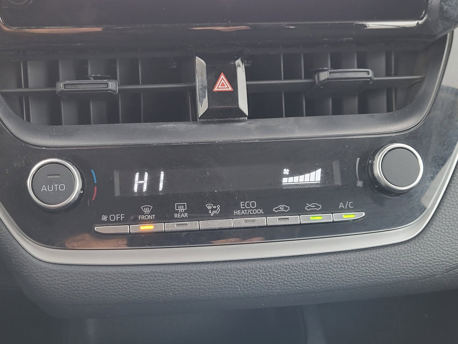 Certified 2024 Toyota Corolla LE image 33