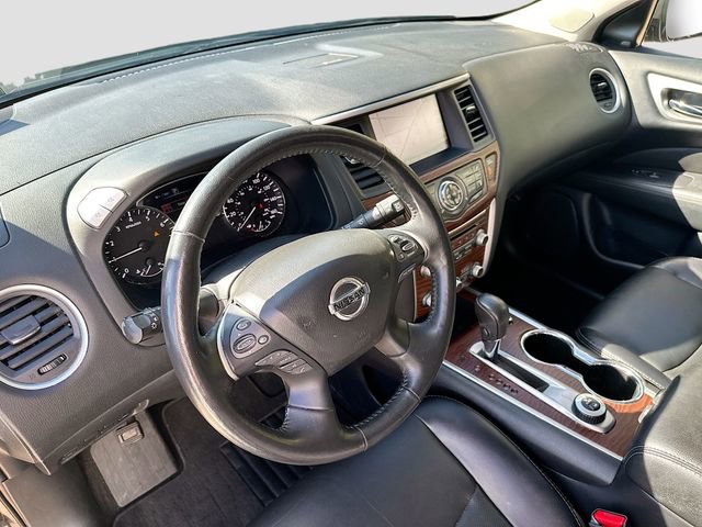 Used 2019 Nissan Pathfinder Platinum image 10