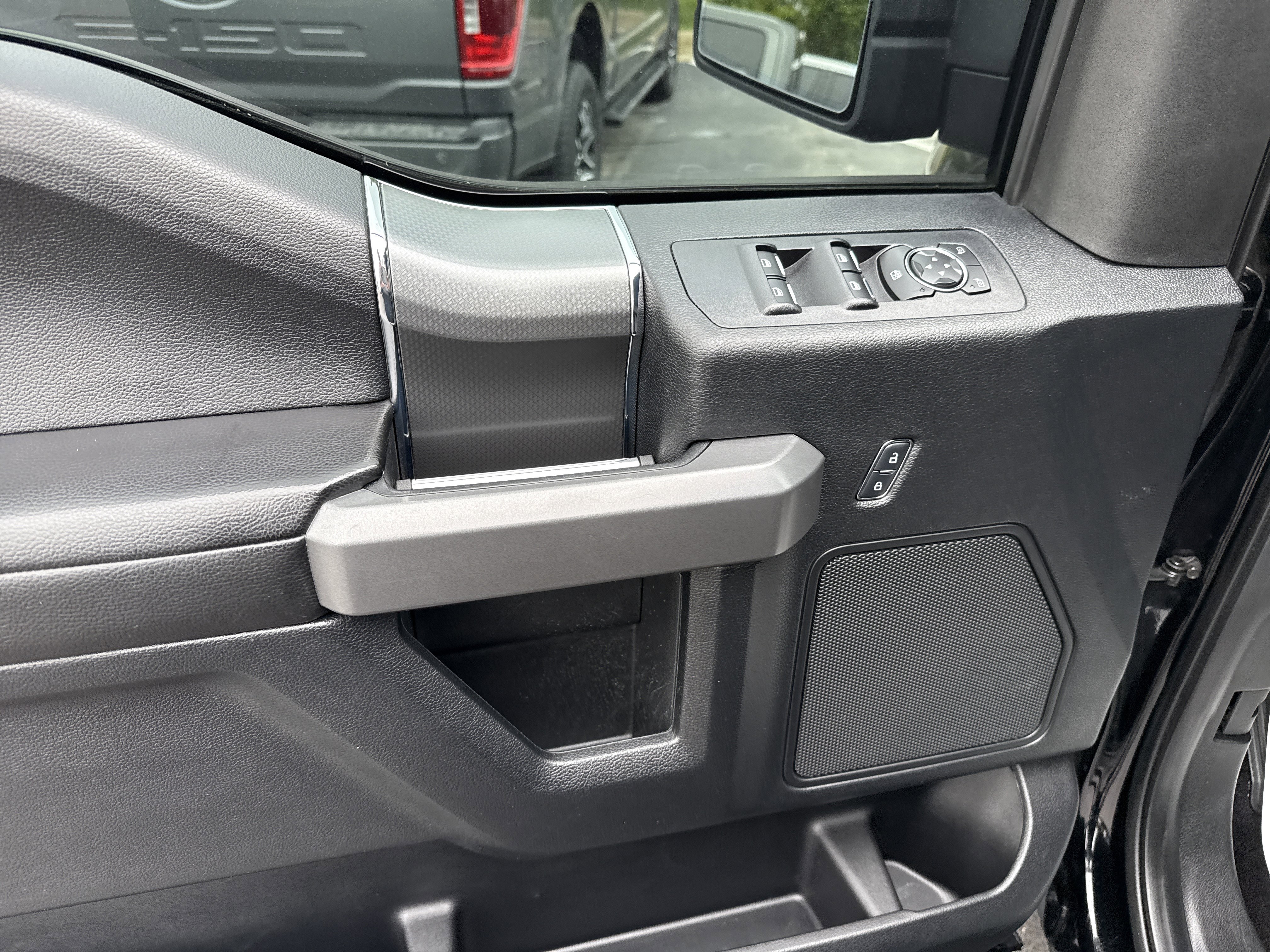 Used 2017 Ford F150 XLT w/ Equipment Group 301A Mid AWD/4WD image 14
