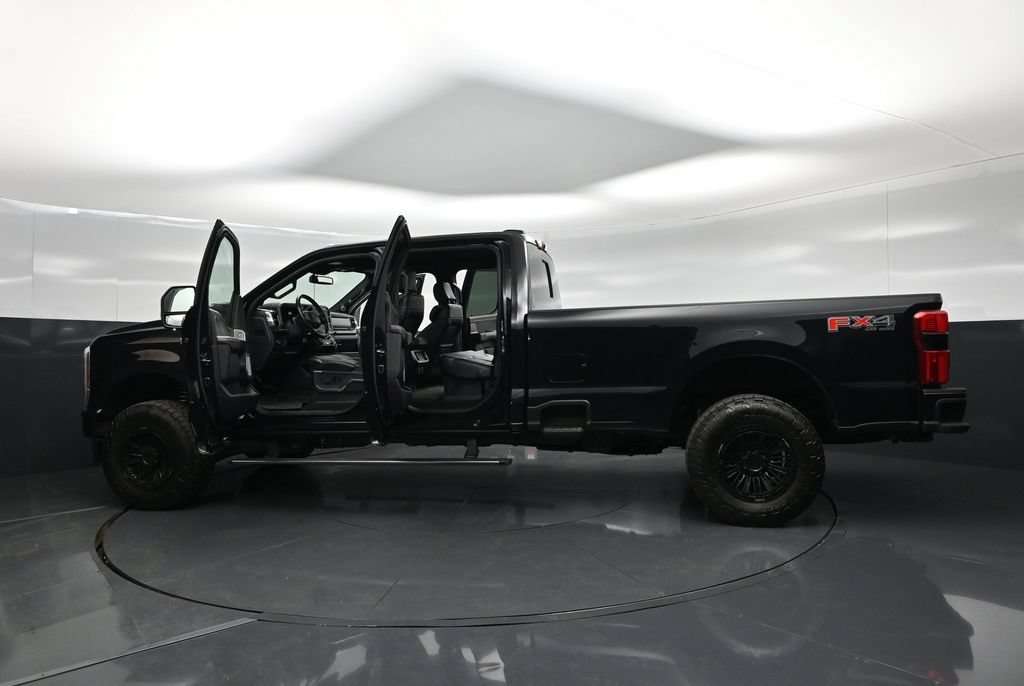 Used 2024 Ford F350 Platinum AWD/4WD image 36