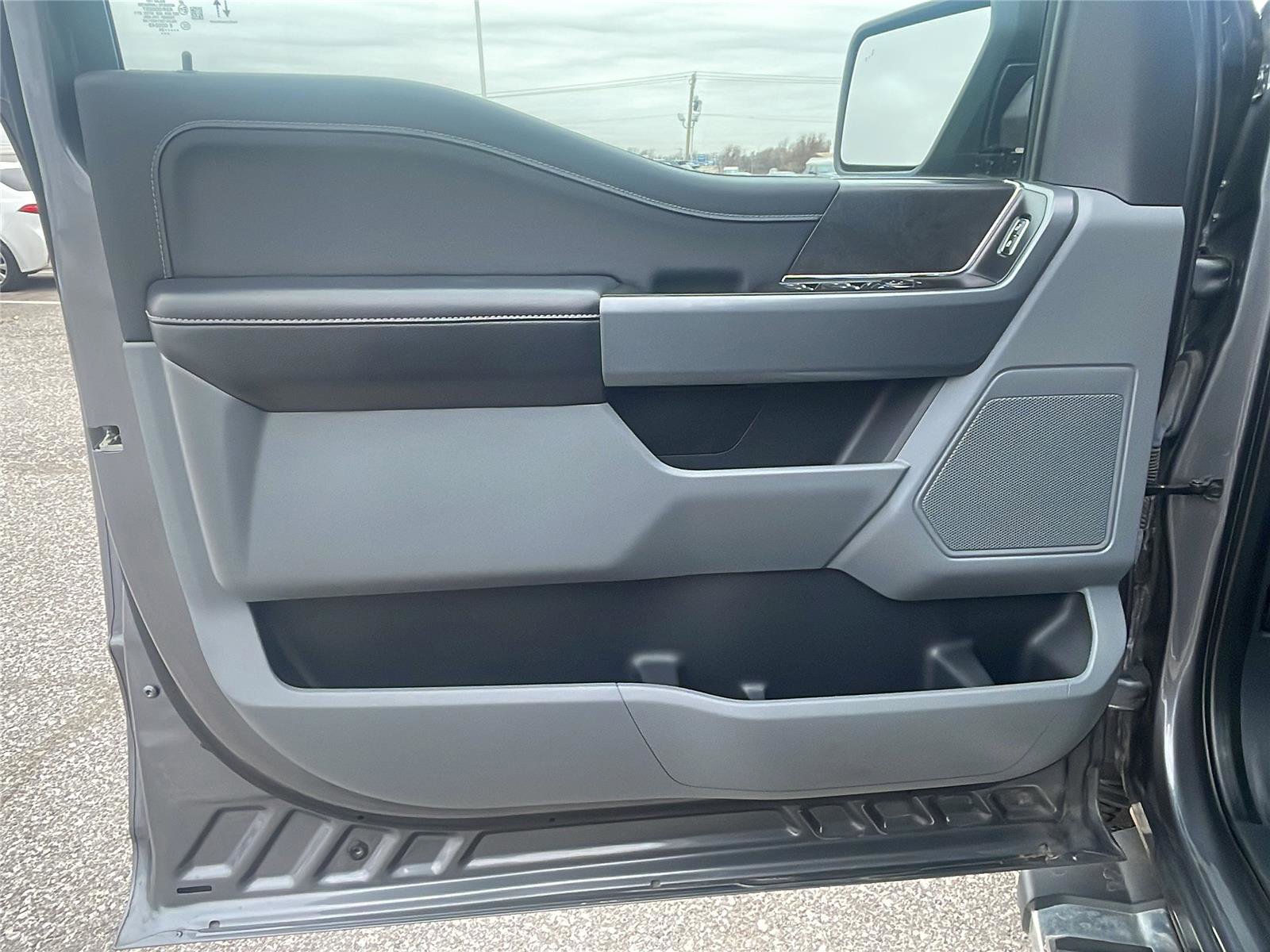 Used 2024 Ford F150 XLT w/ Mobile Office Package image 20