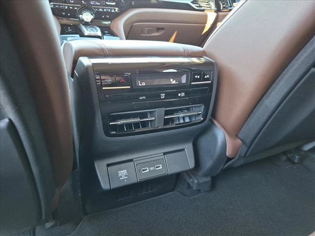 Used 2023 Acura MDX w/ Technology Package FWD image 18