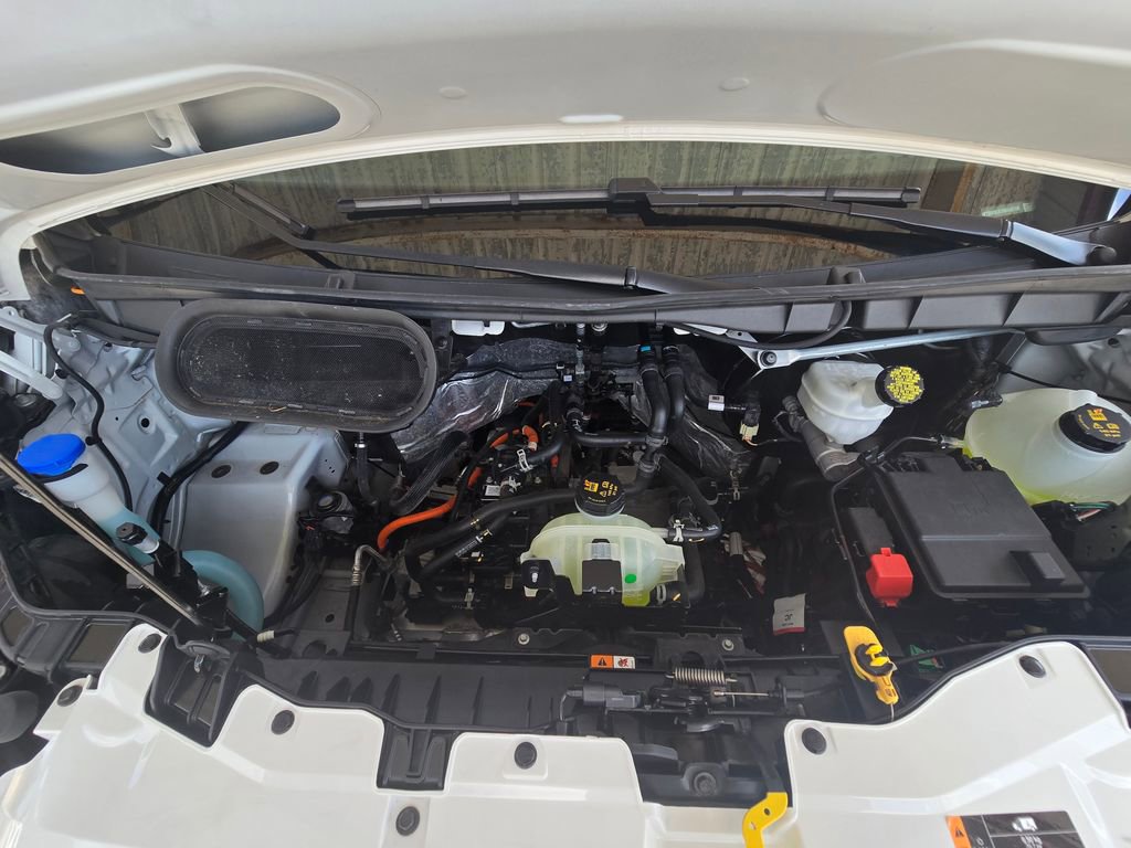 Used 2022 Ford E-Transit Medium Roof RWD image 34