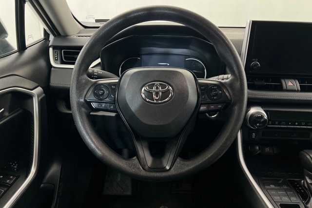 Used 2025 Toyota RAV4 XLE AWD/4WD image 12