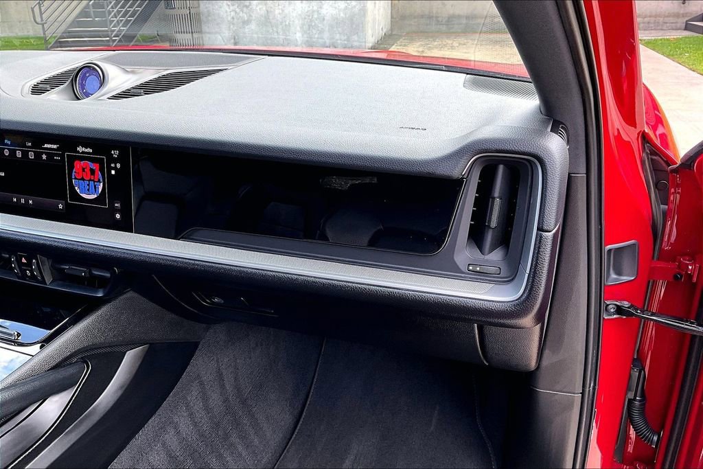 Used 2024 Porsche Cayenne image 21