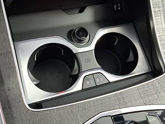 Used 2025 BMW ALPINA XB7 image 36