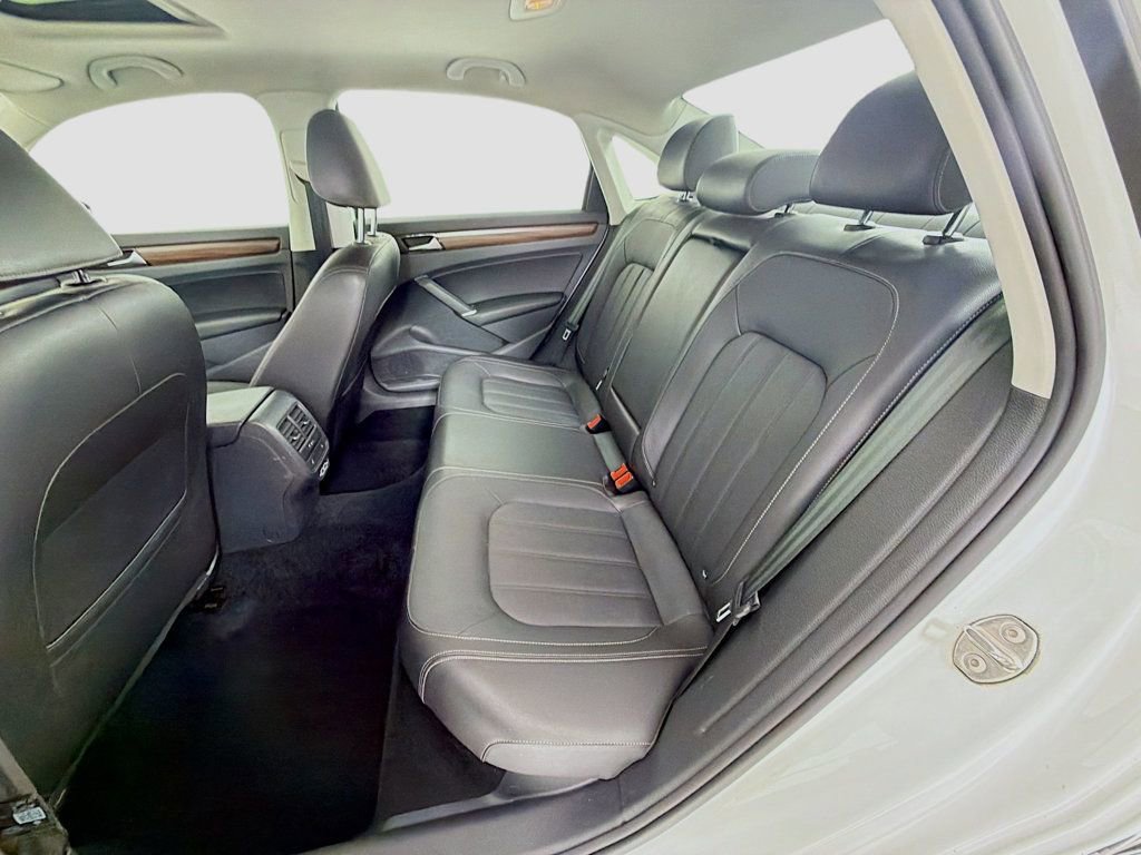 Used 2020 Volkswagen Passat 2.0T SEL image 27