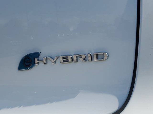 Used 2023 Chrysler Pacifica Touring-L FWD image 7