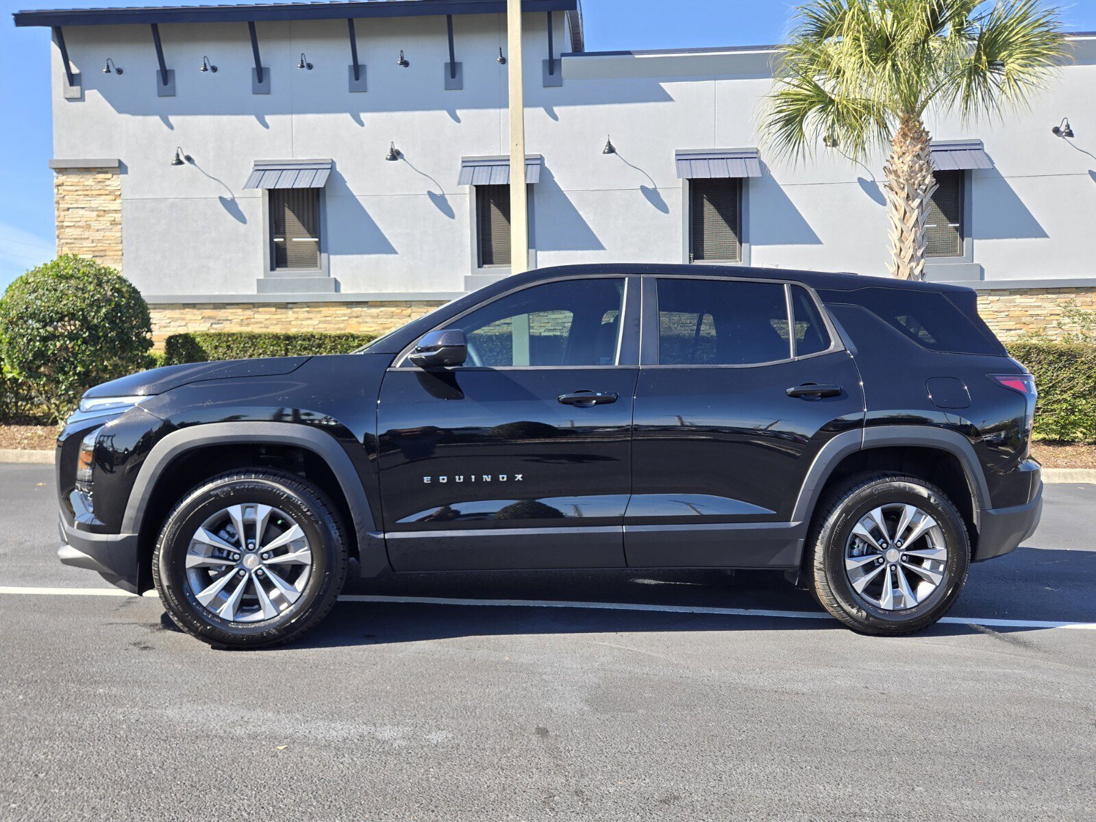 New 2026 Chevrolet Equinox LT w/ Convenience Package II image 3
