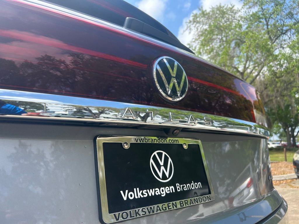 Certified 2024 Volkswagen Atlas Cross Sport SEL R-Line image 51